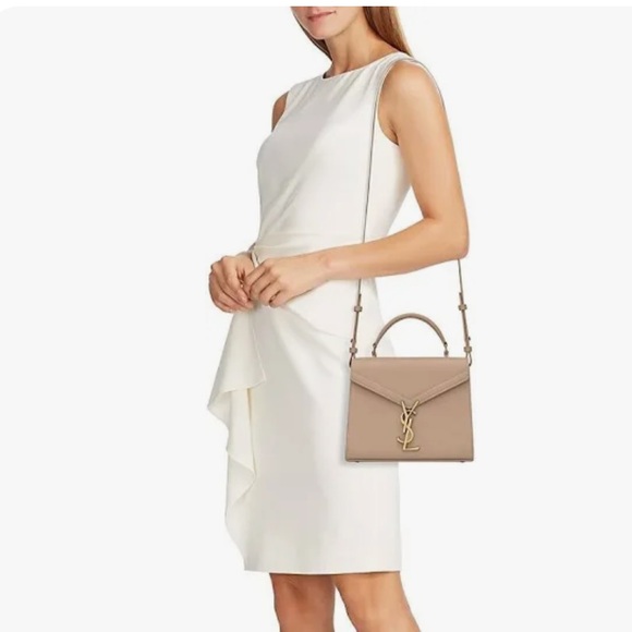 * SOLD * YVES SAINT LAURENT Cassandra Medium top handle bag - Picture 4 of 17